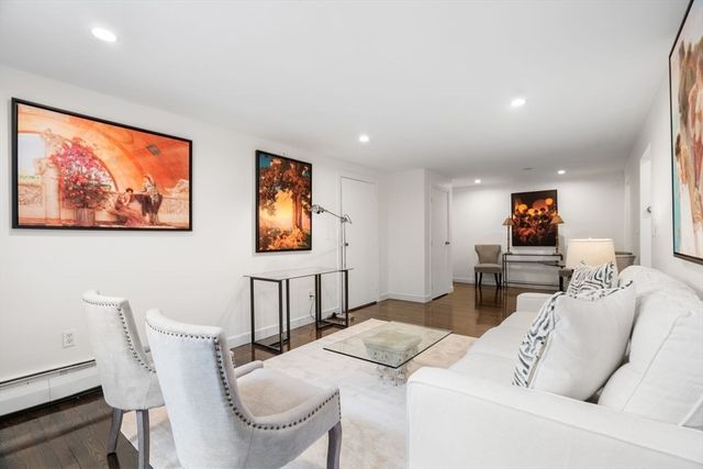 8 Commonwealth Court 7, Boston, MA 02135