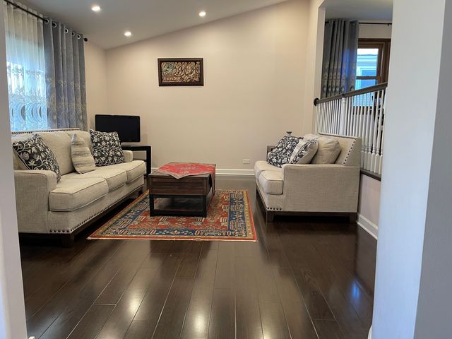 1925 E Waverly Lane, Arlington Heights, IL 60004