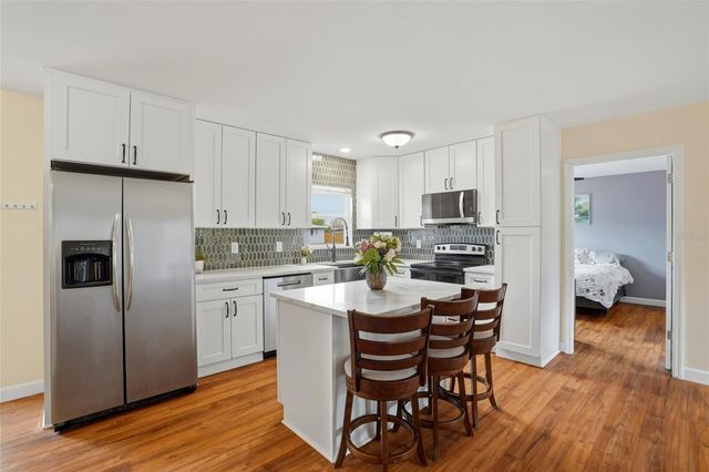 5517 PERSHING STREET NE, St Petersburg, FL 33703