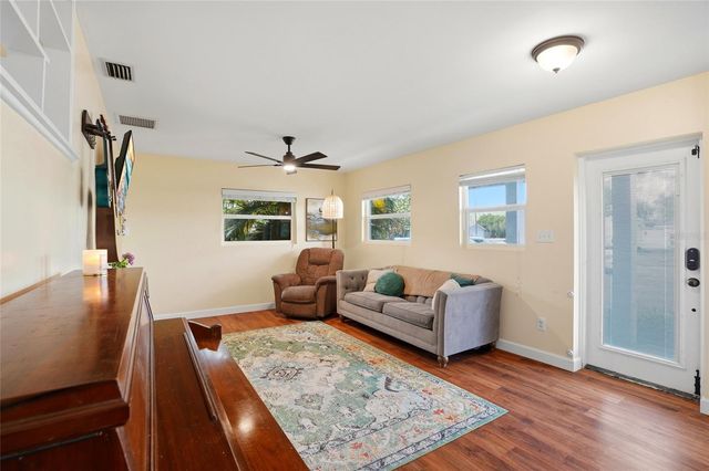 5517 PERSHING STREET NE, St Petersburg, FL 33703