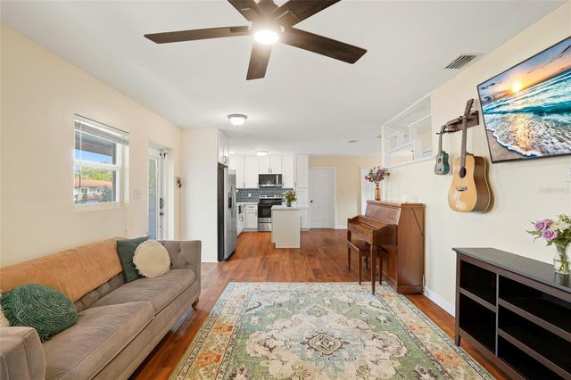 5517 PERSHING STREET NE, St Petersburg, FL 33703