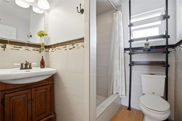 5517 PERSHING STREET NE, St Petersburg, FL 33703