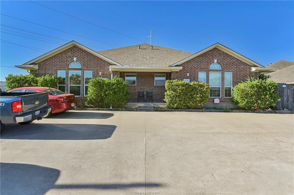 1436 - 1438 Western Oaks Court, Bryan, TX 77807 — exterior