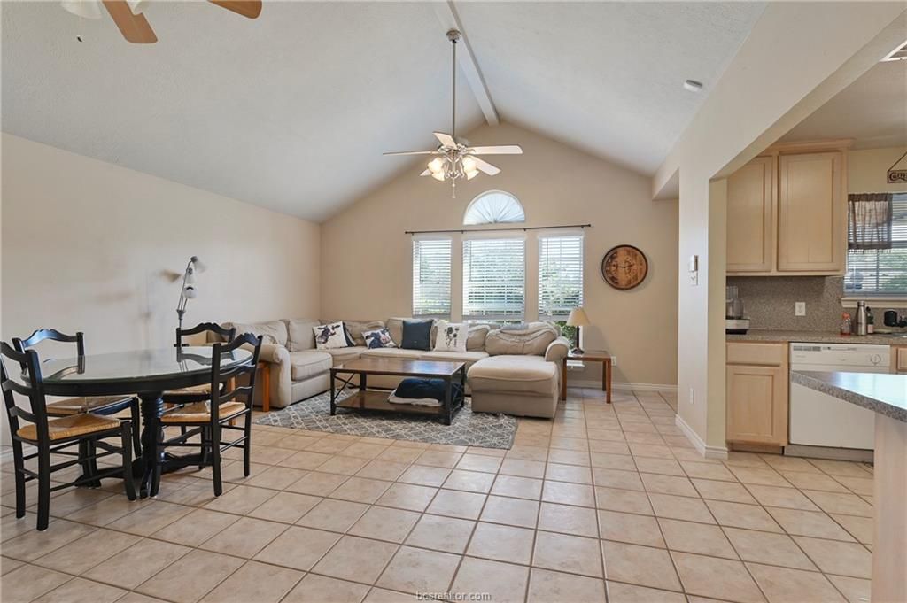 1436 - 1438 Western Oaks Court, Bryan, TX 77807 — photo 3