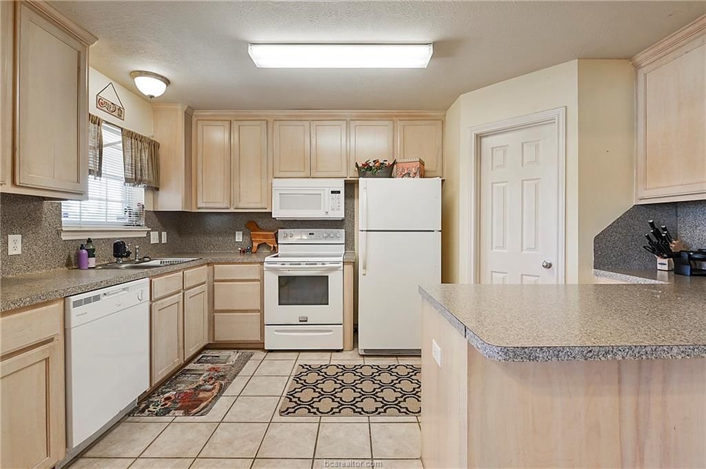1436 - 1438 Western Oaks Court, Bryan, TX 77807 — photo 4
