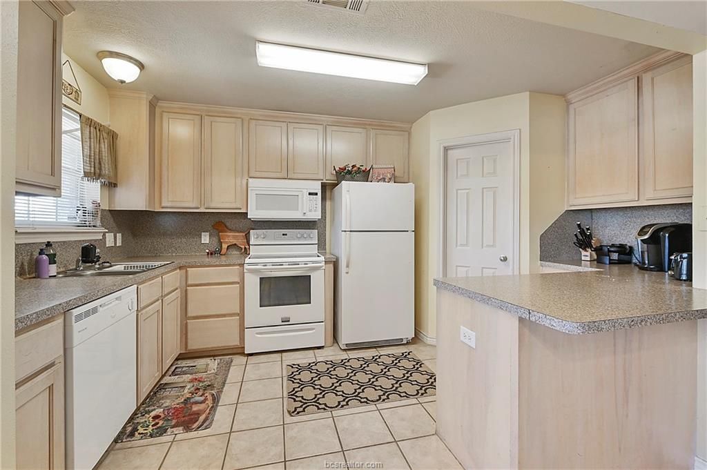 1436 - 1438 Western Oaks Court, Bryan, TX 77807 — photo 5