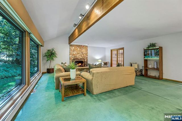 100 Cheshire Lane, Ringwood, NJ 07456