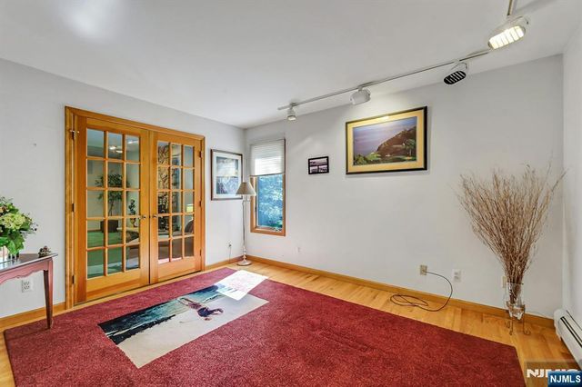 100 Cheshire Lane, Ringwood, NJ 07456