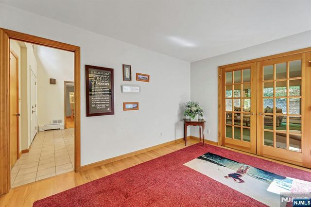 100 Cheshire Lane, Ringwood, NJ 07456