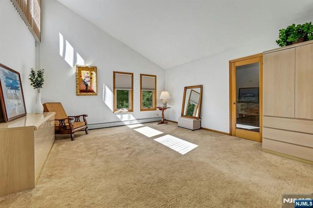 100 Cheshire Lane, Ringwood, NJ 07456