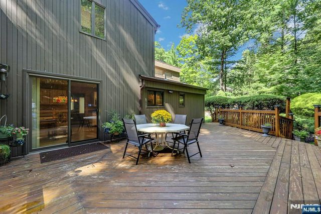 100 Cheshire Lane, Ringwood, NJ 07456