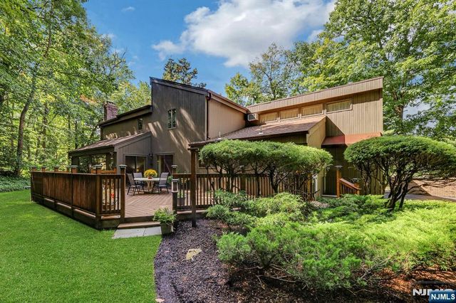 100 Cheshire Lane, Ringwood, NJ 07456
