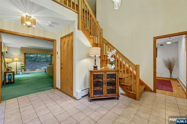 100 Cheshire Lane, Ringwood, NJ 07456