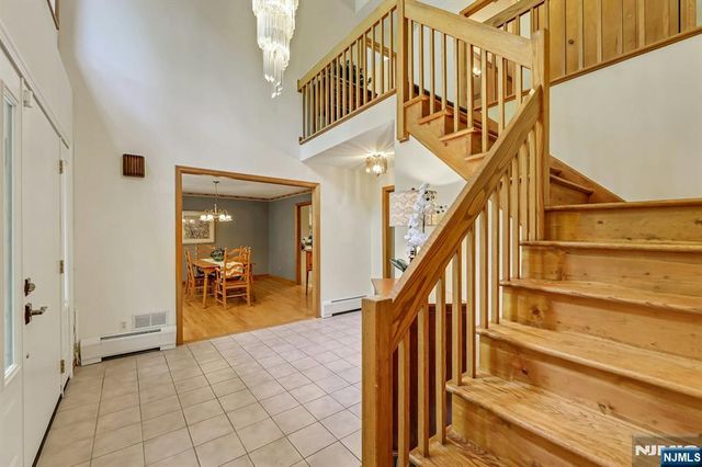 100 Cheshire Lane, Ringwood, NJ 07456