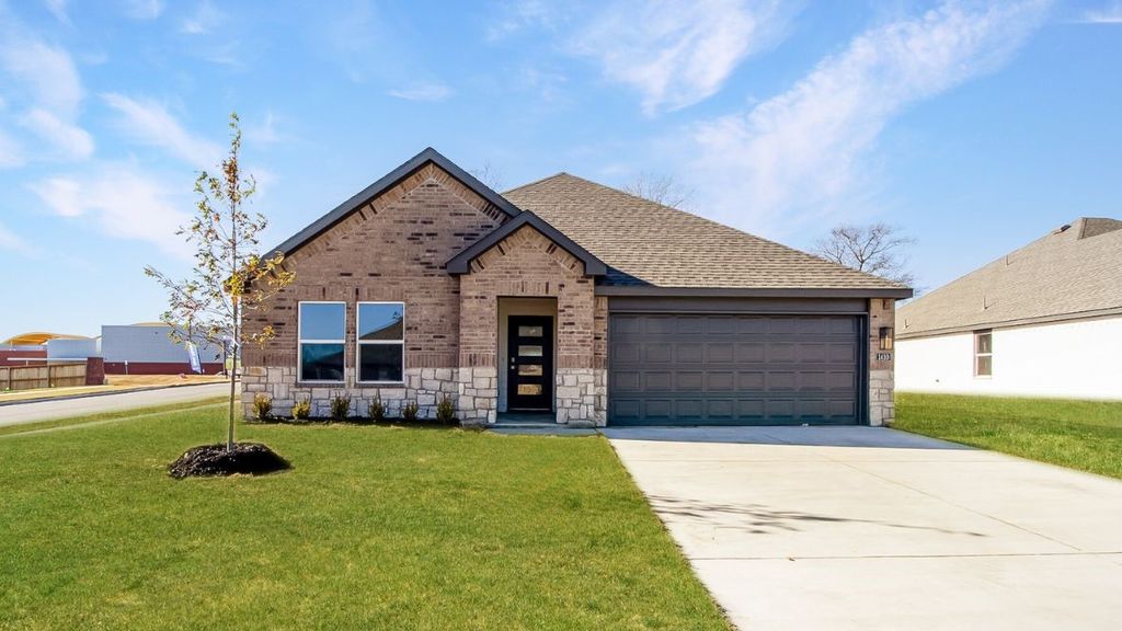 2828 Casey Drive, Yukon, OK 73099