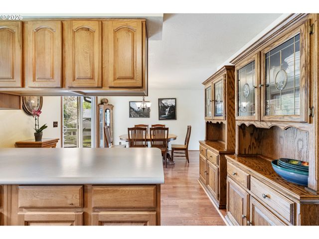 17633 Se EMERALD Dr, Milwaukie, OR 97267