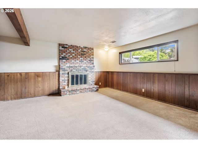 17633 Se EMERALD Dr, Milwaukie, OR 97267