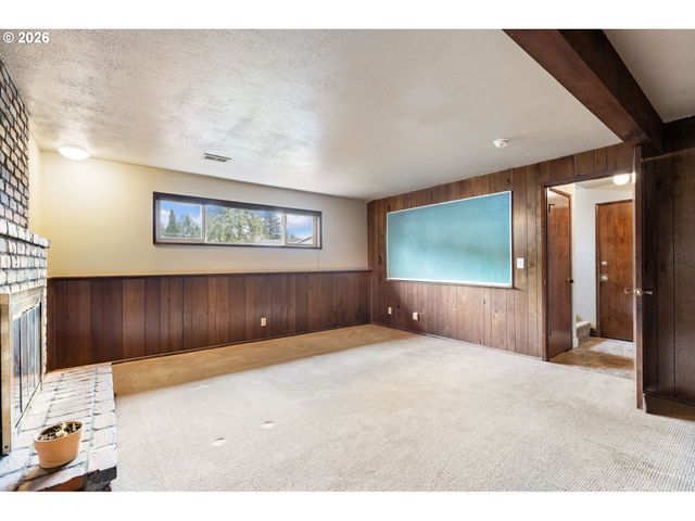 17633 Se EMERALD Dr, Milwaukie, OR 97267