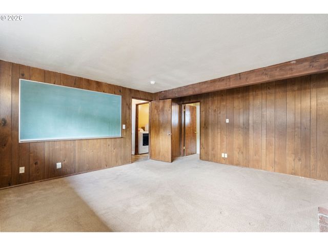 17633 Se EMERALD Dr, Milwaukie, OR 97267