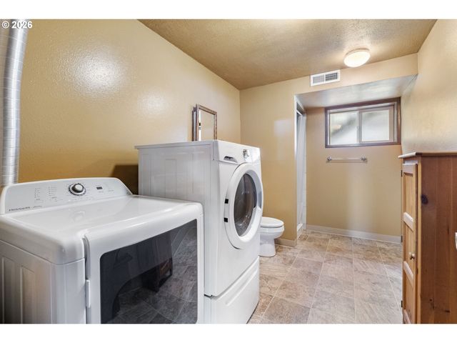 17633 Se EMERALD Dr, Milwaukie, OR 97267