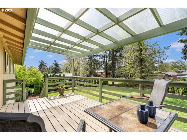 17633 Se EMERALD Dr, Milwaukie, OR 97267