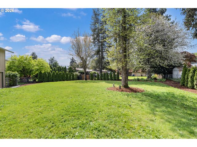 17633 Se EMERALD Dr, Milwaukie, OR 97267
