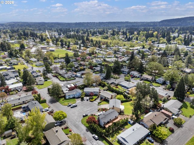 17633 Se EMERALD Dr, Milwaukie, OR 97267