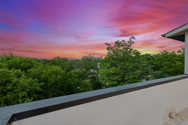 415 N Patton Avenue, Dallas, TX 75203