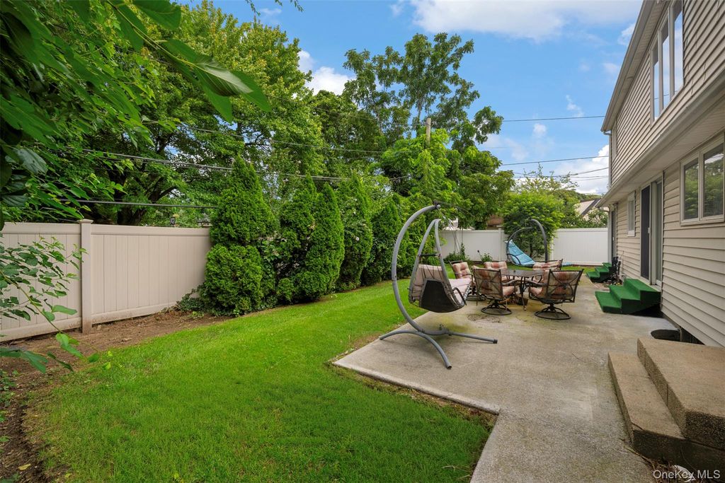868 Spring Avenue, Uniondale, NY 11553 — photo 5