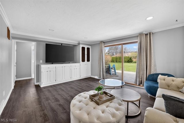 1905 Camberly Drive, Cleveland, OH 44124