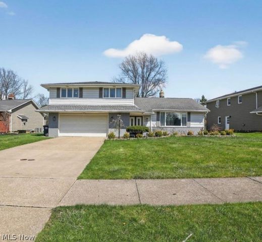 1905 Camberly Drive, Cleveland, OH 44124