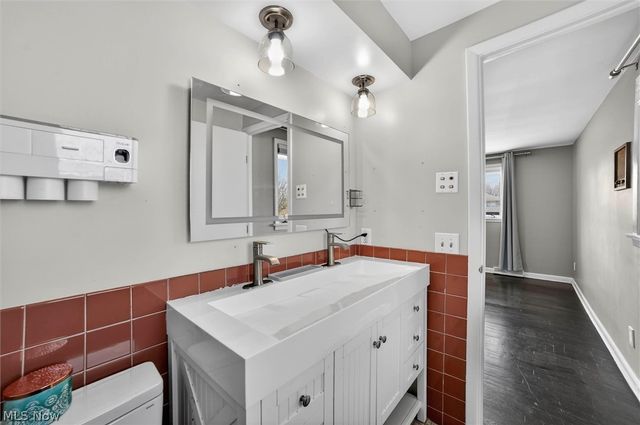 1905 Camberly Drive, Cleveland, OH 44124
