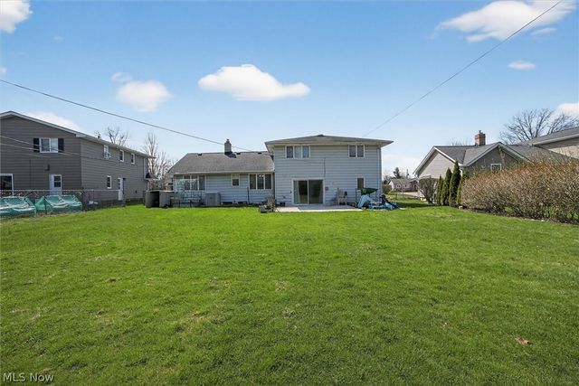 1905 Camberly Drive, Cleveland, OH 44124