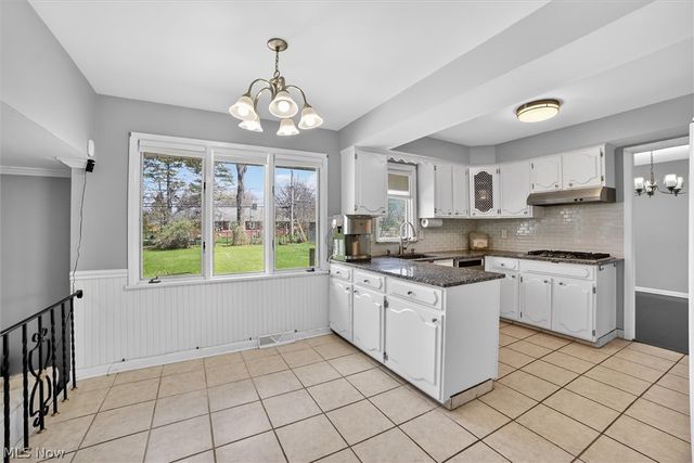 1905 Camberly Drive, Cleveland, OH 44124