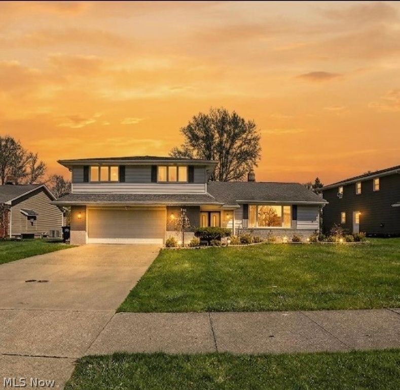1905 Camberly Drive, Cleveland, OH 44124