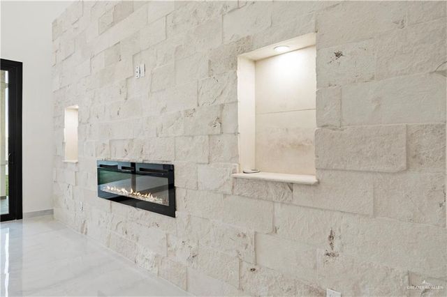 1708 S Queen Street, Edinburg, TX 78539