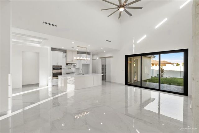 1708 S Queen Street, Edinburg, TX 78539