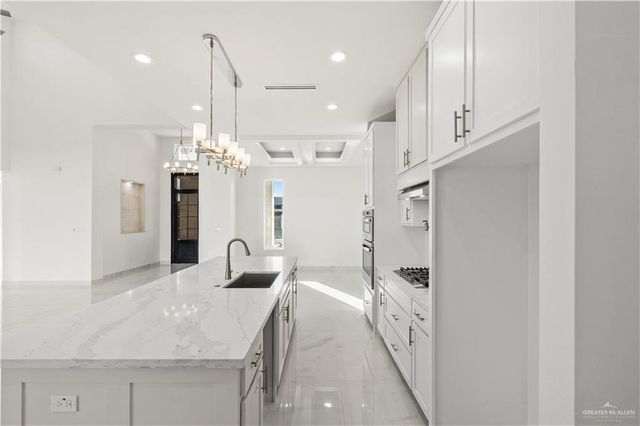 1708 S Queen Street, Edinburg, TX 78539