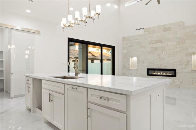 1708 S Queen Street, Edinburg, TX 78539