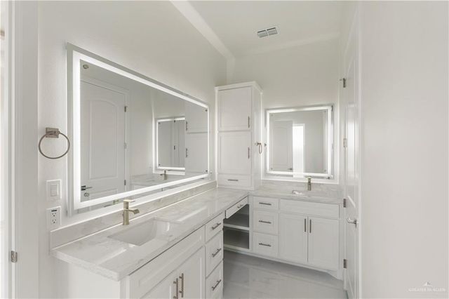 1708 S Queen Street, Edinburg, TX 78539