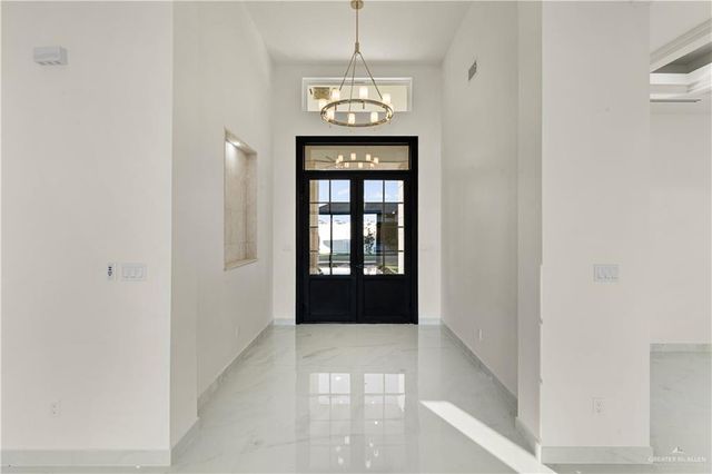 1708 S Queen Street, Edinburg, TX 78539