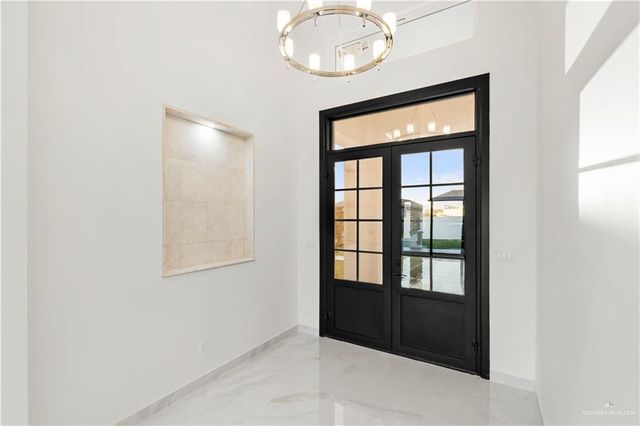 1708 S Queen Street, Edinburg, TX 78539