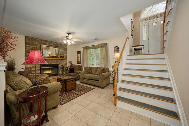 23 Moran Way, Hopewell Junction, NY 12533