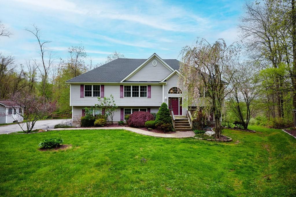 23 Moran Way, Hopewell Junction, NY 12533
