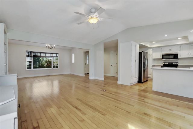 18250 Lake Forest Dr, Penn Valley, CA 95946