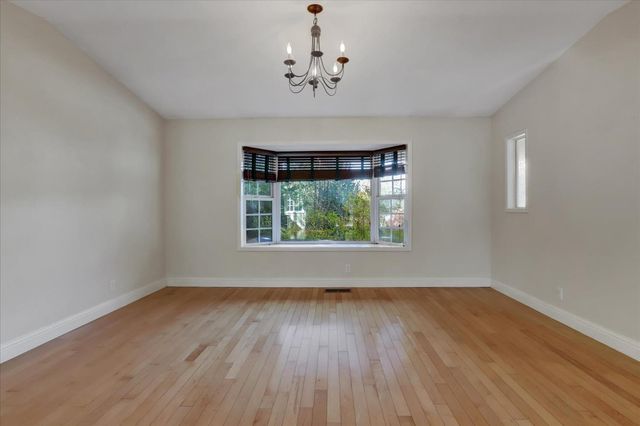 18250 Lake Forest Dr, Penn Valley, CA 95946