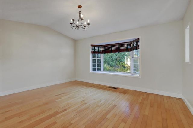 18250 Lake Forest Dr, Penn Valley, CA 95946