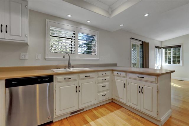 18250 Lake Forest Dr, Penn Valley, CA 95946