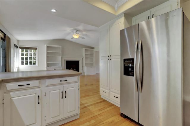 18250 Lake Forest Dr, Penn Valley, CA 95946