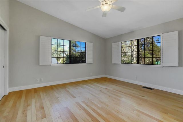 18250 Lake Forest Dr, Penn Valley, CA 95946